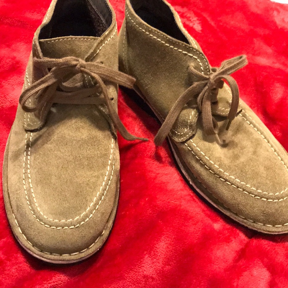 Jeffery Tyler chukka boots LIKE NEW